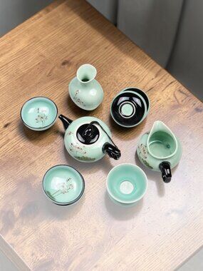 Chinese Celadon Water Lily Kung Fu Tea Set